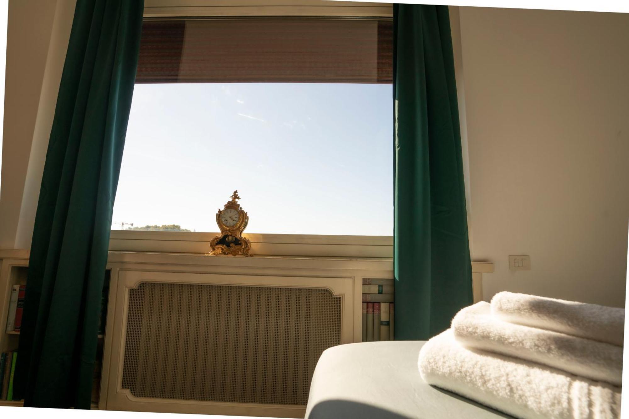 Bed & Breakfast Terrazza Urania - Penthouse Terrace With 360 View Of Rom